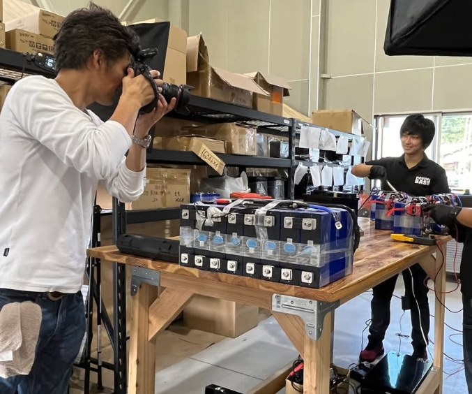 自社工場でのバッテリー製作
